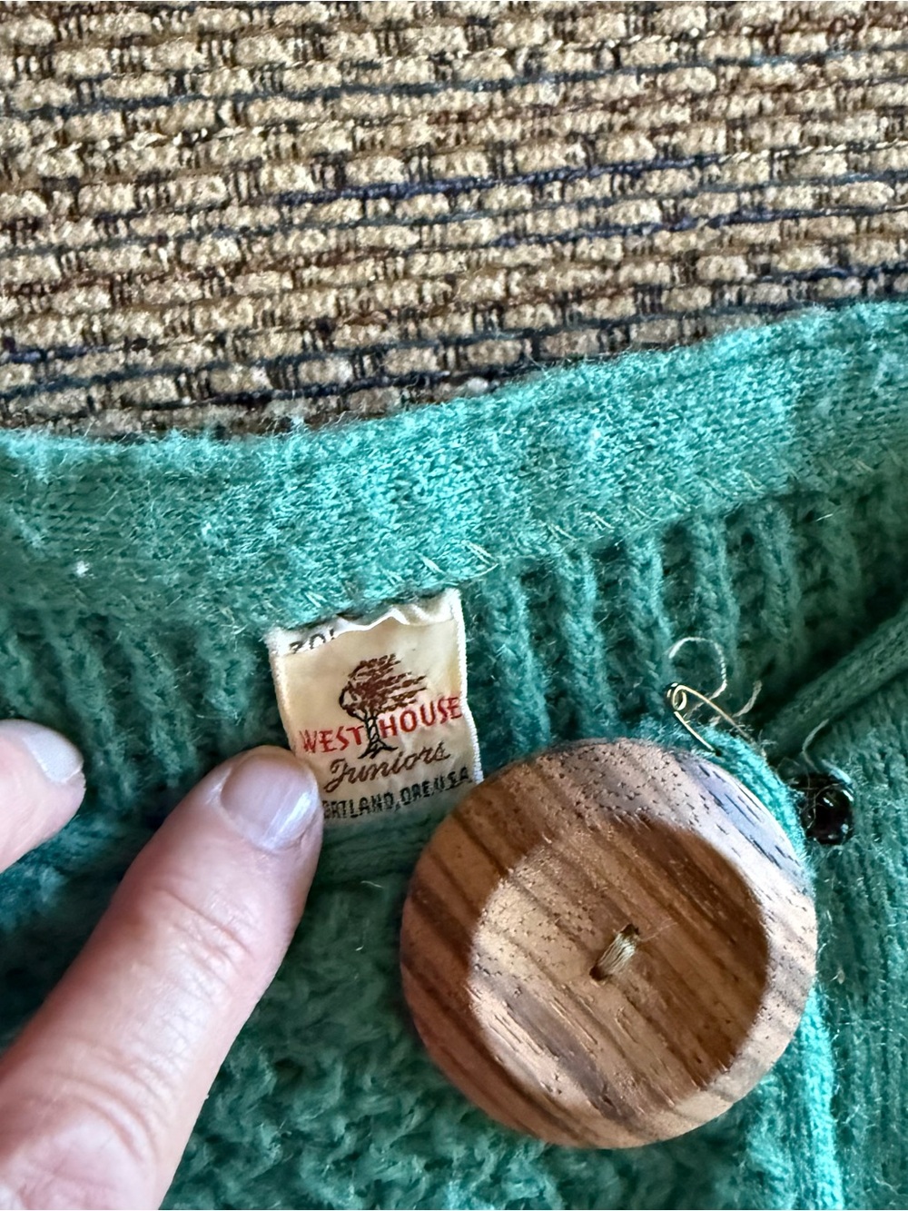 Vintage West House juniors Portland Oregon women’s sweater.